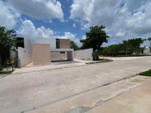 Casa en venta en Jardines de Conkal, Conkal — foto 2 de 26