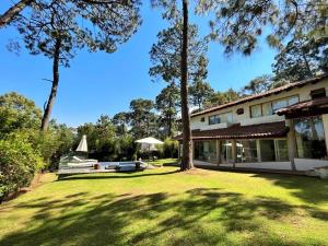 Casa en venta en Avandaro, Valle de Bravo — foto 2 de 17