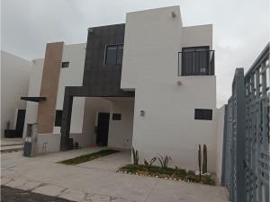 Casa en venta en Las Puertas del Desierto, Torreón — foto 3 de 26
