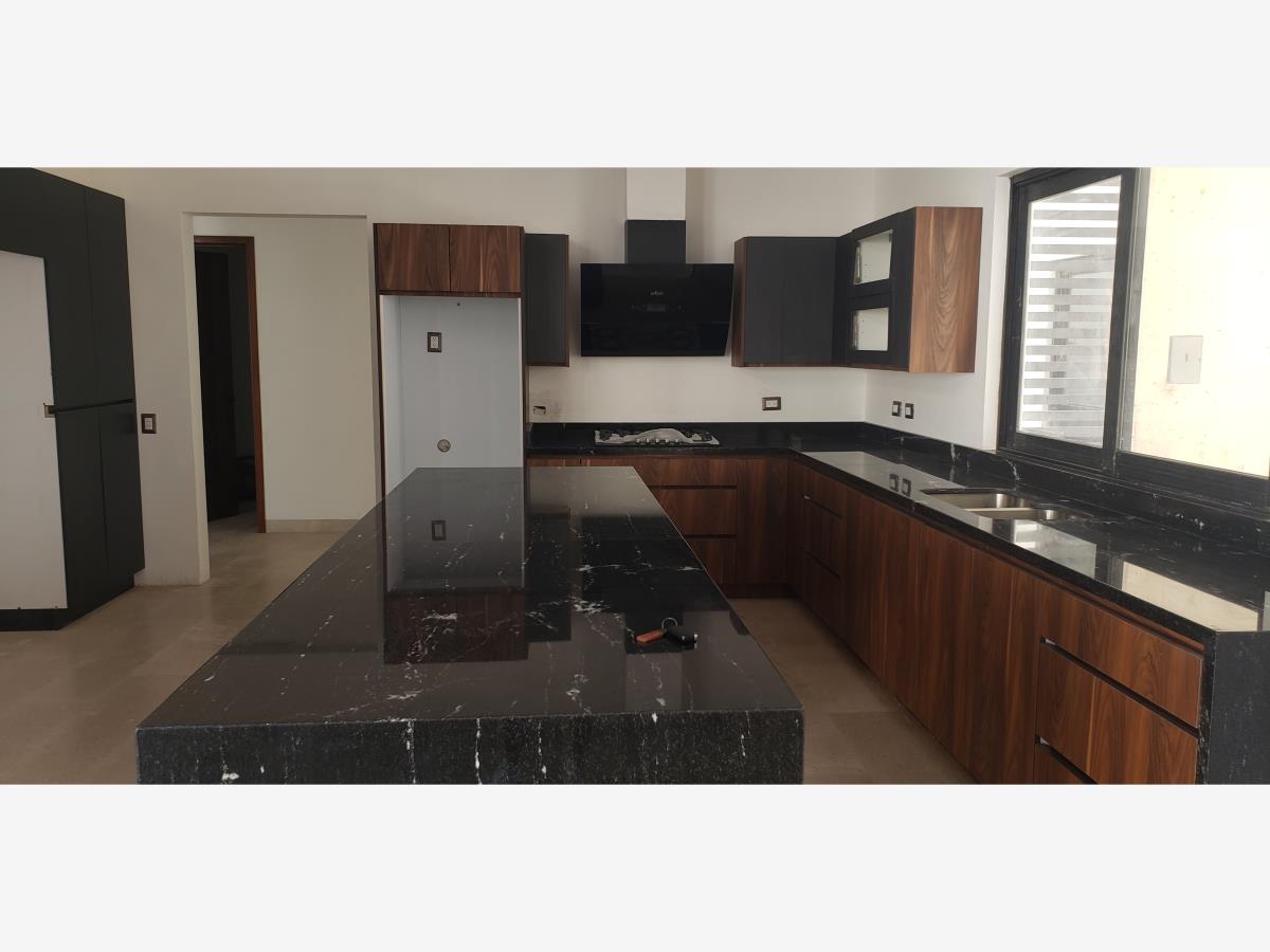 Casa en venta en Hacienda del Rosario, Torreón — foto 1 de 79