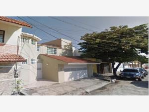 Casa en venta en Jardines de Mocambo, Boca del Río — foto 2 de 5