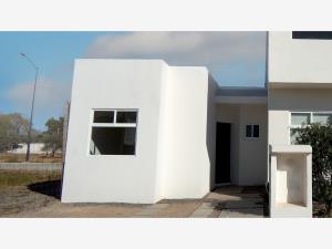 Casa en venta en VALLE DE SANTA FE, Silao de la Victoria — foto 2 de 25