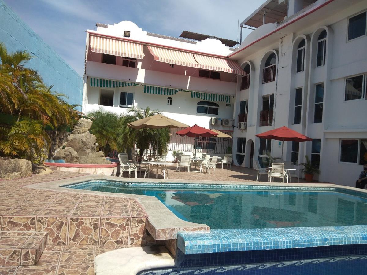Hotel en venta en Condesa, Acapulco de Juárez — foto 1 de 44