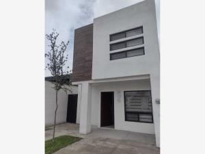 Casa en venta en Puerta de Hierro, Torreón, Coahuila de Zaragoza Casa en venta en Puerta de Hierro, Torreón, Coahuila de Zaragoza