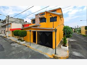 Casa en venta en El Coyol, Gustavo A. Madero, Ciudad de México