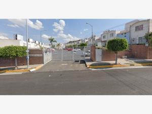 Casa en Villas de Santiago, Querétaro, Querétaro