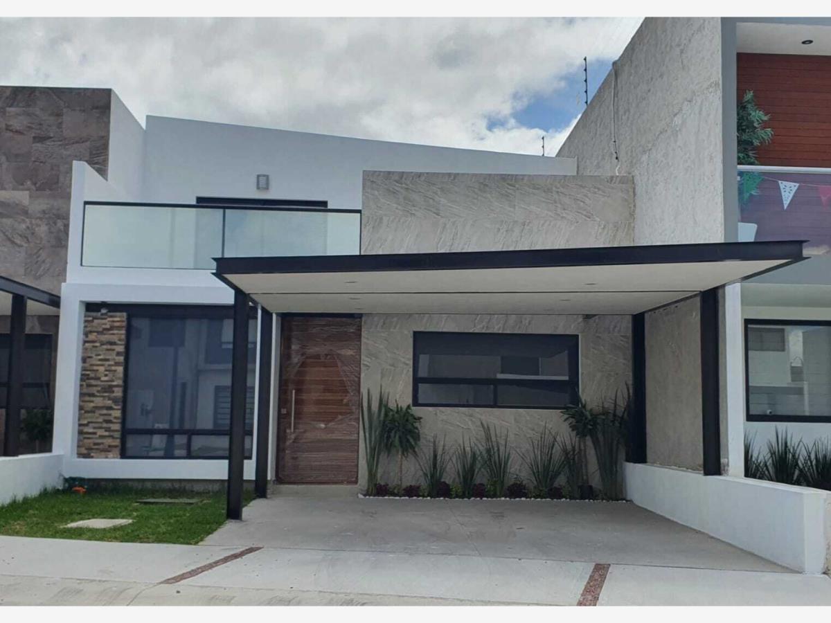Casa en venta en Cañadas del Arroyo, Corregidora — foto 1 de 25