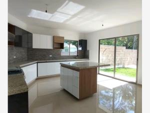 Casa en venta en Residencial Lomas de Jiutepec, Jiutepec — foto 3 de 16