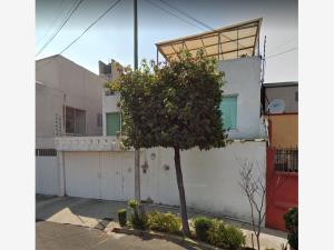 Casa en venta en El Rosedal, Coyoacán, Ciudad de México Casa en venta en El Rosedal, Coyoacán, Ciudad de México
