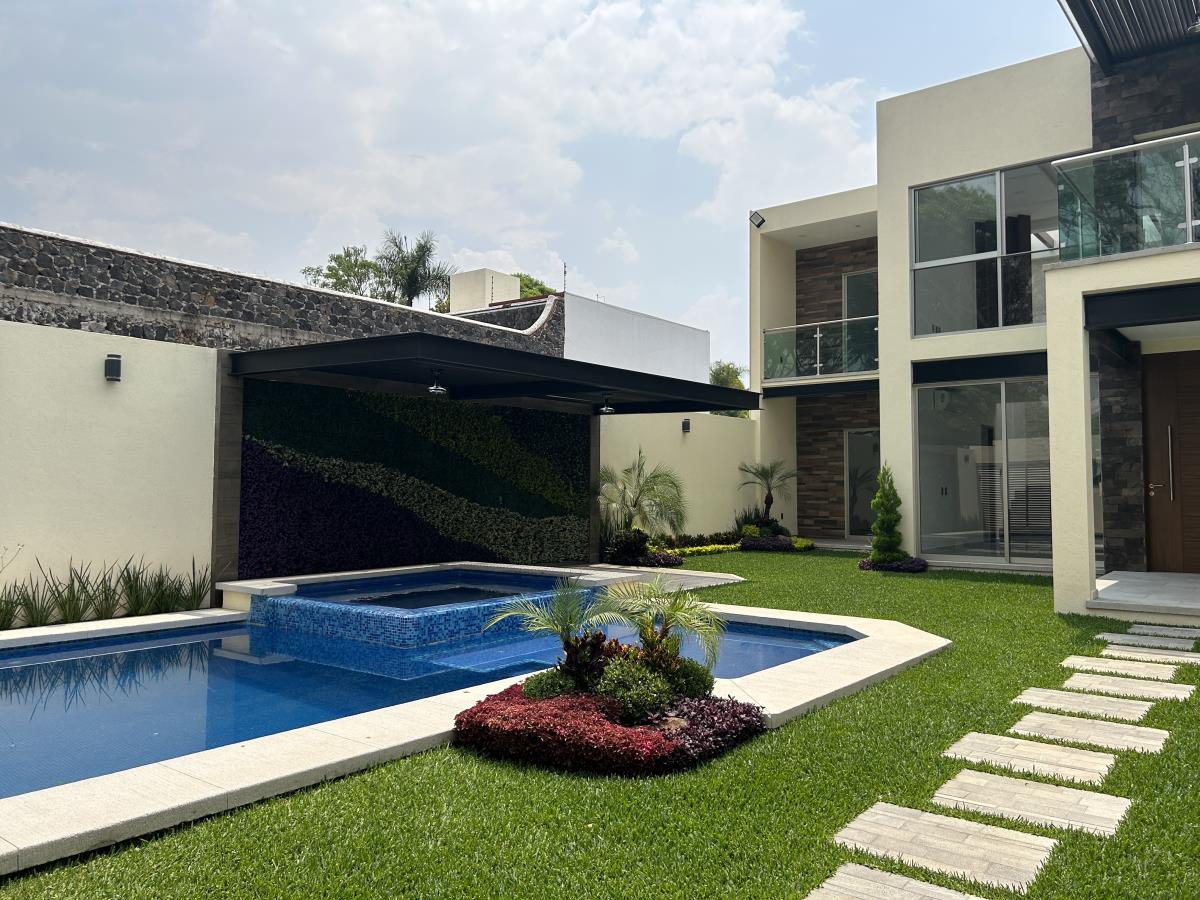 Casa en venta en Lomas de Vista Hermosa, Cuernavaca — foto 1 de 42