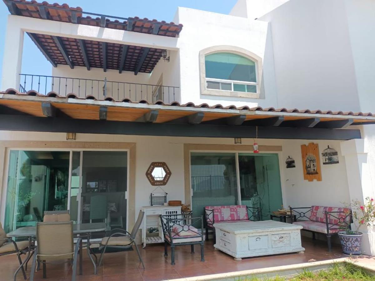 Casa en venta en Vista Real y Country Club, Corregidora — foto 1 de 24