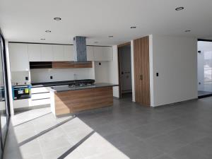 Casa en venta en Cañadas del Arroyo, Corregidora — foto 3 de 38