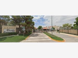 Casa en venta en Quintas Esmeralda, Juárez — foto 2 de 10