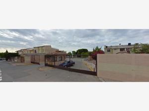Casa en venta en Carolinas, Torreón — foto 3 de 11