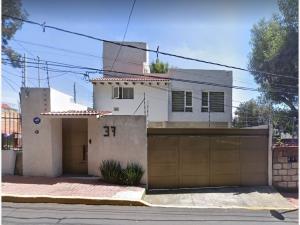 Casa en San Nicolás Totolapan, La Magdalena Contreras, Ciudad de México