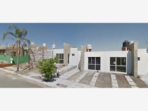Casa en Privada Residencial Real del Monte, Uriangato, Guanajuato