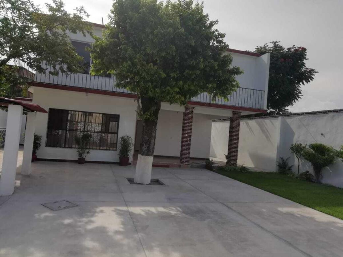 Casa en venta en Acatlipa Centro, Temixco — foto 1 de 32