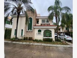 Casa en venta en Jardines de La Patria, Zapopan — foto 2 de 8
