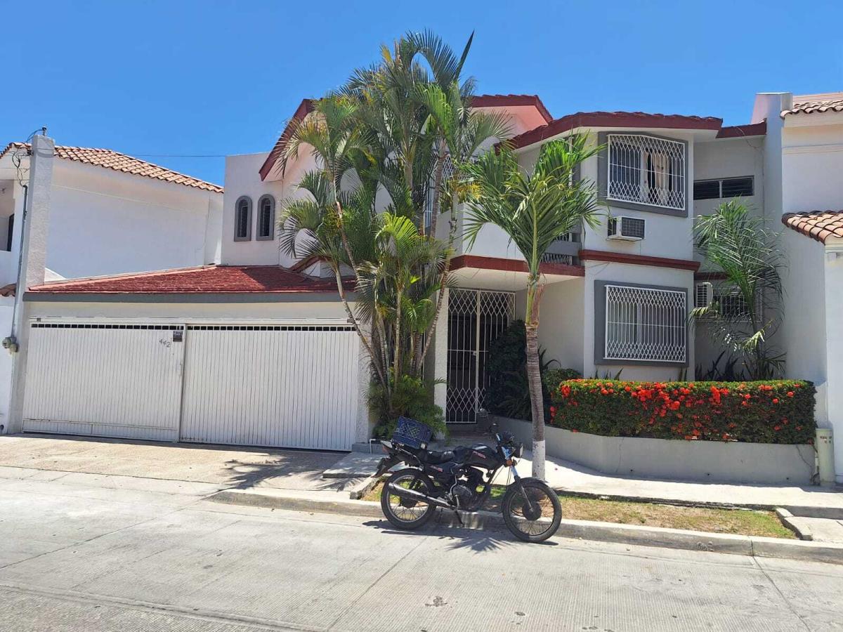 Casa en venta en Lomas de Mazatlan, Mazatlán — foto 1 de 32