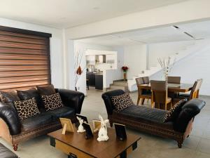 Casa en venta en La Venta del Astillero, Zapopan — foto 3 de 10
