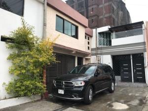 Casa en venta en Ciudad Satelite, Naucalpan de Juárez, México Casa en venta en Ciudad Satelite, Naucalpan de Juárez, México