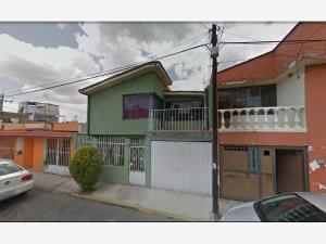 Casa en venta en Dr. Jorge Jiménez Cantú, Metepec — foto 2 de 12