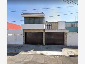 Casa en Jardines de San Manuel, Puebla, Puebla