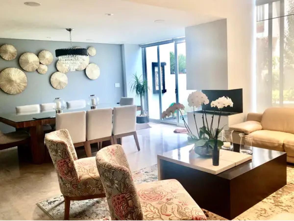 Casa en venta en Jardines de La Patria, Zapopan — foto 1 de 8