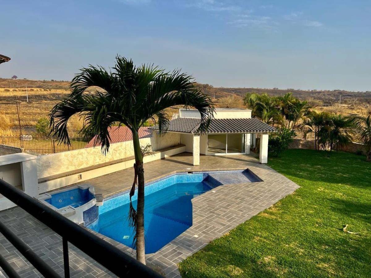 Casa en venta en Lomas de Cocoyoc, Atlatlahucan — foto 1 de 18