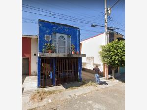 Casa en Paseos del Lago, San Pedro Tlaquepaque, Jalisco