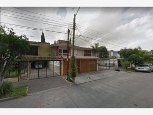 Casa en Bosques de La Victoria, Guadalajara, Jalisco