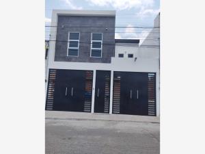 Casa en Capultitlán Centro, Toluca, México