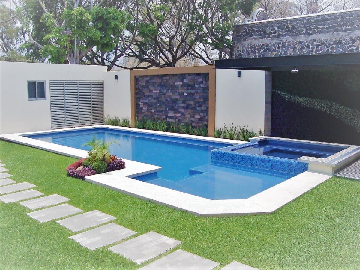 Casa en venta en Lomas de Vista Hermosa, Cuernavaca — foto 1 de 36
