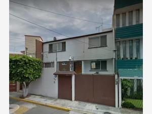 Casa en Paseos de Taxqueña, Coyoacán, Ciudad de México