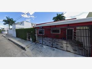 Casa en Jardines de Mérida, Mérida, Yucatán