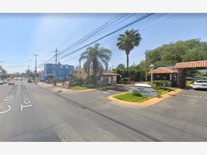 Casa en venta en Vistas Del Pinar, Zapopan — foto 3 de 13