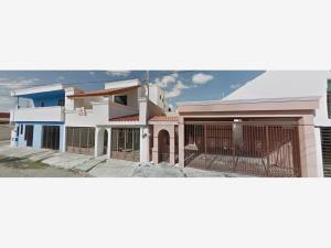 Casa en Residencial Pensiones V, Mérida, Yucatán