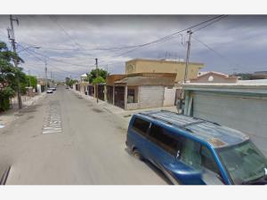 Casa en Misión del Valle, Mexicali, Baja California