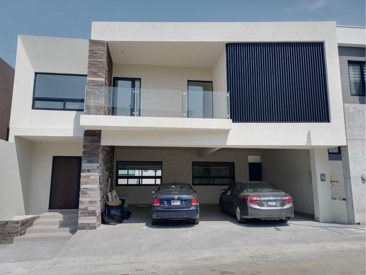 Casa en venta en Bosques de las Misiones Sector Encino, Santiago — foto 1 de 27