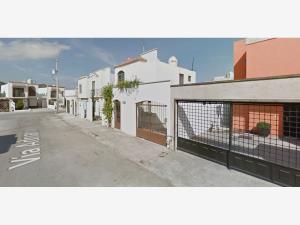 Casa en venta en Manantiales del Bosque, Ramos Arizpe — foto 2 de 10