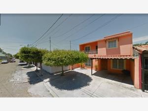 Casa en venta en Lomas del Centenario, Villa de Álvarez — foto 2 de 10