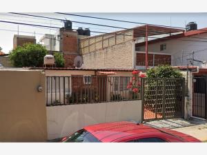 Casa en Valle de Santa Mónica, Tlalnepantla de Baz, México