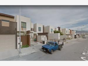 Casa en venta en Portales, Ramos Arizpe — foto 3 de 10