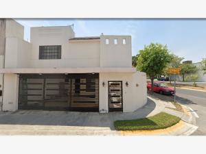 Casa en venta en Cumbres Madeira, Monterrey, Nuevo León