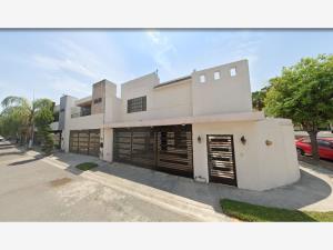 Casa en venta en Cumbres Madeira, Monterrey — foto 2 de 12