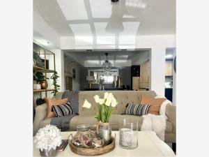 Casa en venta en Colinas del Rey, Tijuana — foto 3 de 47