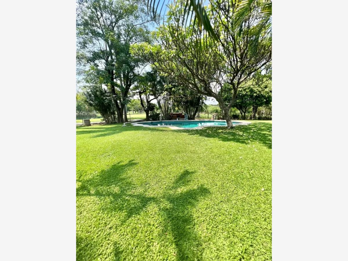 Casa en venta en Club de golf Tabachines, Cuernavaca — foto 1 de 30