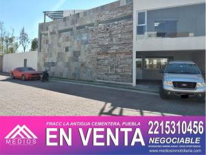 Casa en Zona Cementos Atoyac, Puebla, Puebla