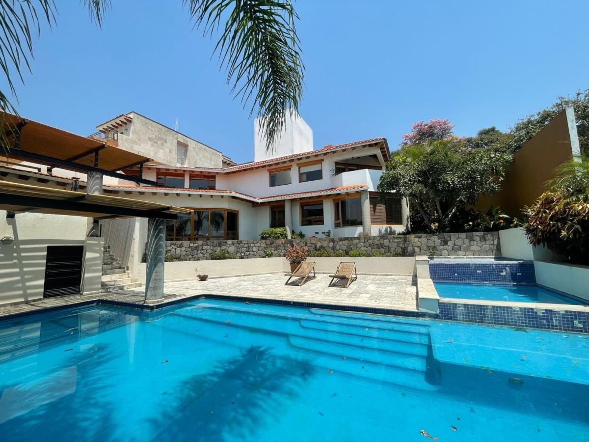 Casa en venta en Rancho Cortes, Cuernavaca — foto 1 de 43
