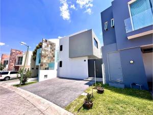 Casa en venta en Bosque Real, Tlajomulco de Zúñiga — foto 2 de 17
